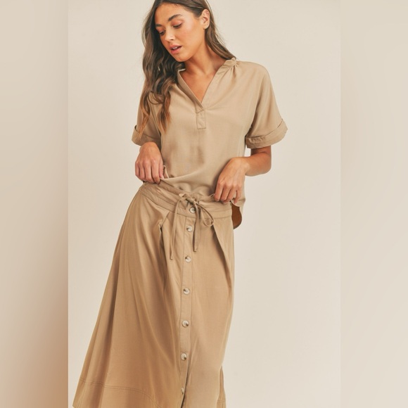 MABLE Short Sleeve Top and Button Down Midi Skirt Set - Picture 5 of 5